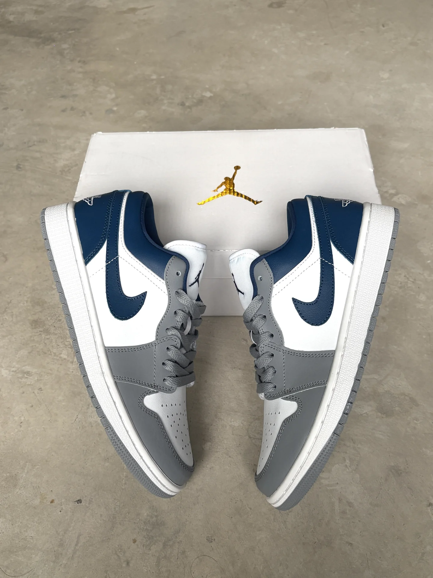Nike Air Jordan 1 low Paris Blue - миниатюра 2