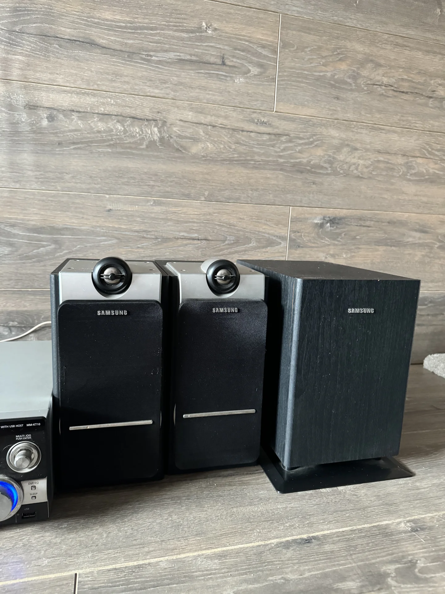 Музыкальный центр samsung mm-kt 10 - миниатюра 2