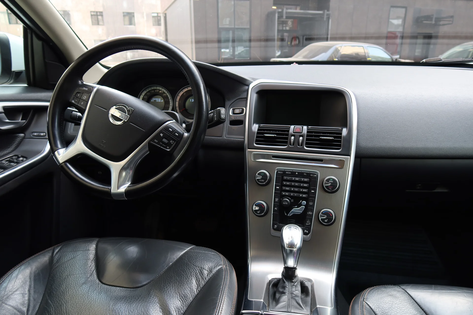 VOLVO XC60 | 2.4 дизель | полный привод | автомат - миниатюра 12