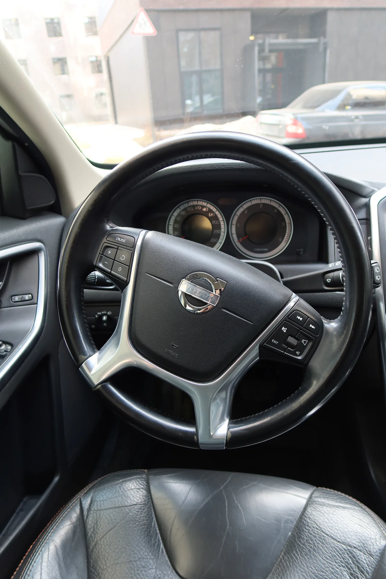 VOLVO XC60 | 2.4 дизель | полный привод | автомат - миниатюра 13