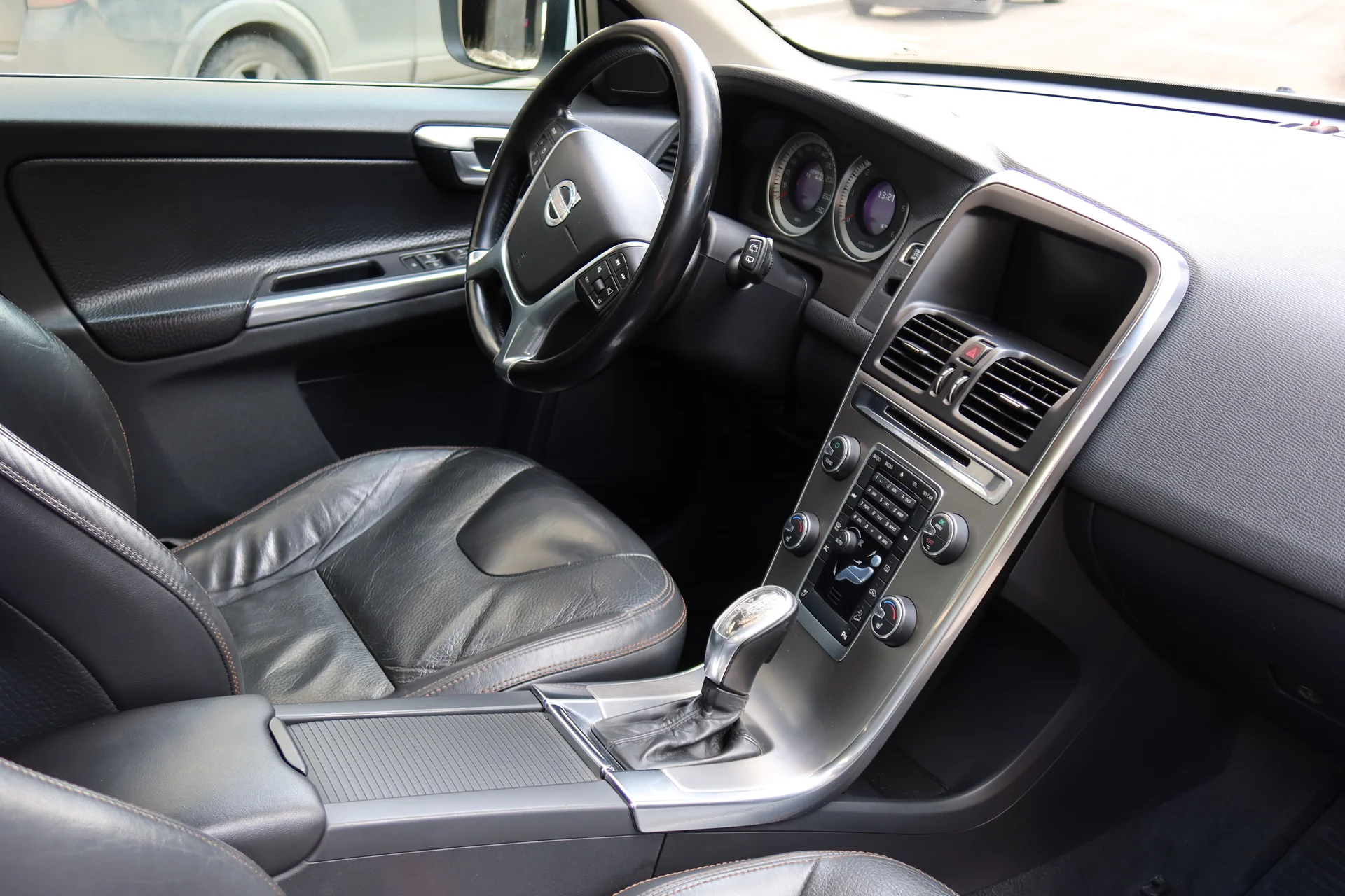 VOLVO XC60 | 2.4 дизель | полный привод | автомат - миниатюра 14