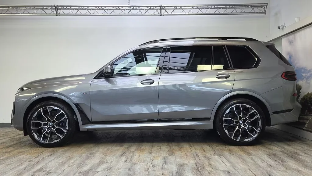 Продам BMW X7 40d M Sport PRO 2025г - миниатюра 4