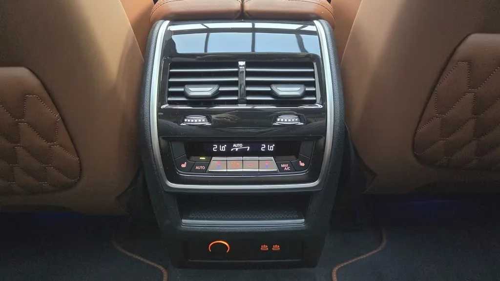 Продам BMW X7 40d M Sport PRO 2025г - миниатюра 37