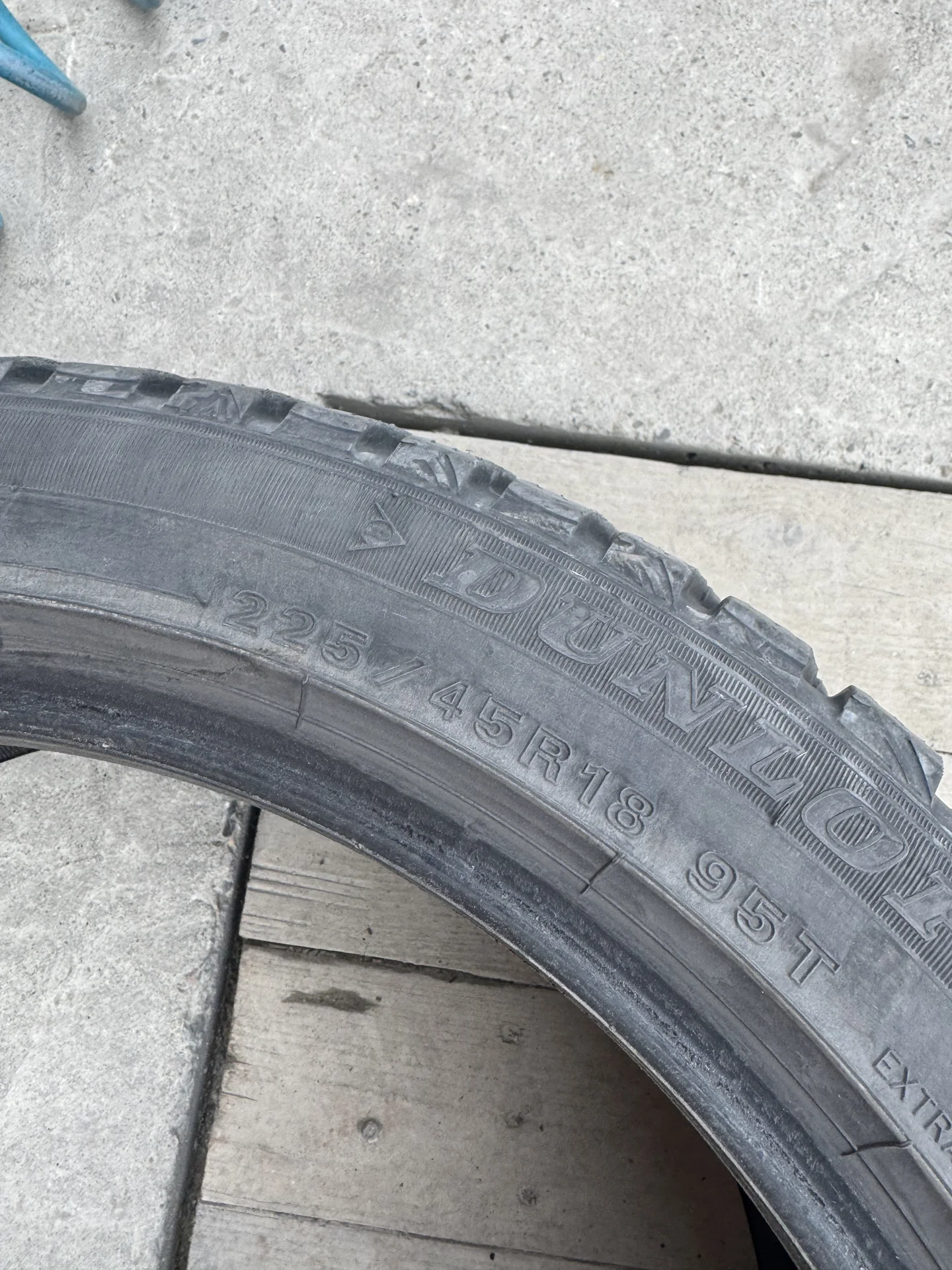 Dunlop SP Winter Ice 03 225/45/18 и 245/40/18 - изображение 1