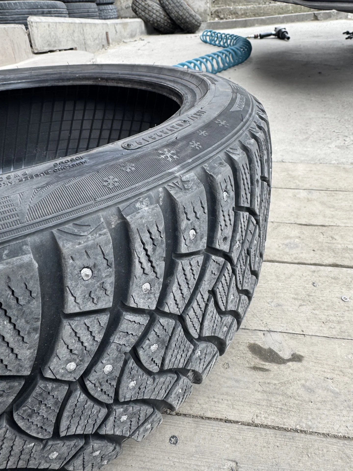 Dunlop SP Winter Ice 03 225/45/18 и 245/40/18 - миниатюра 2