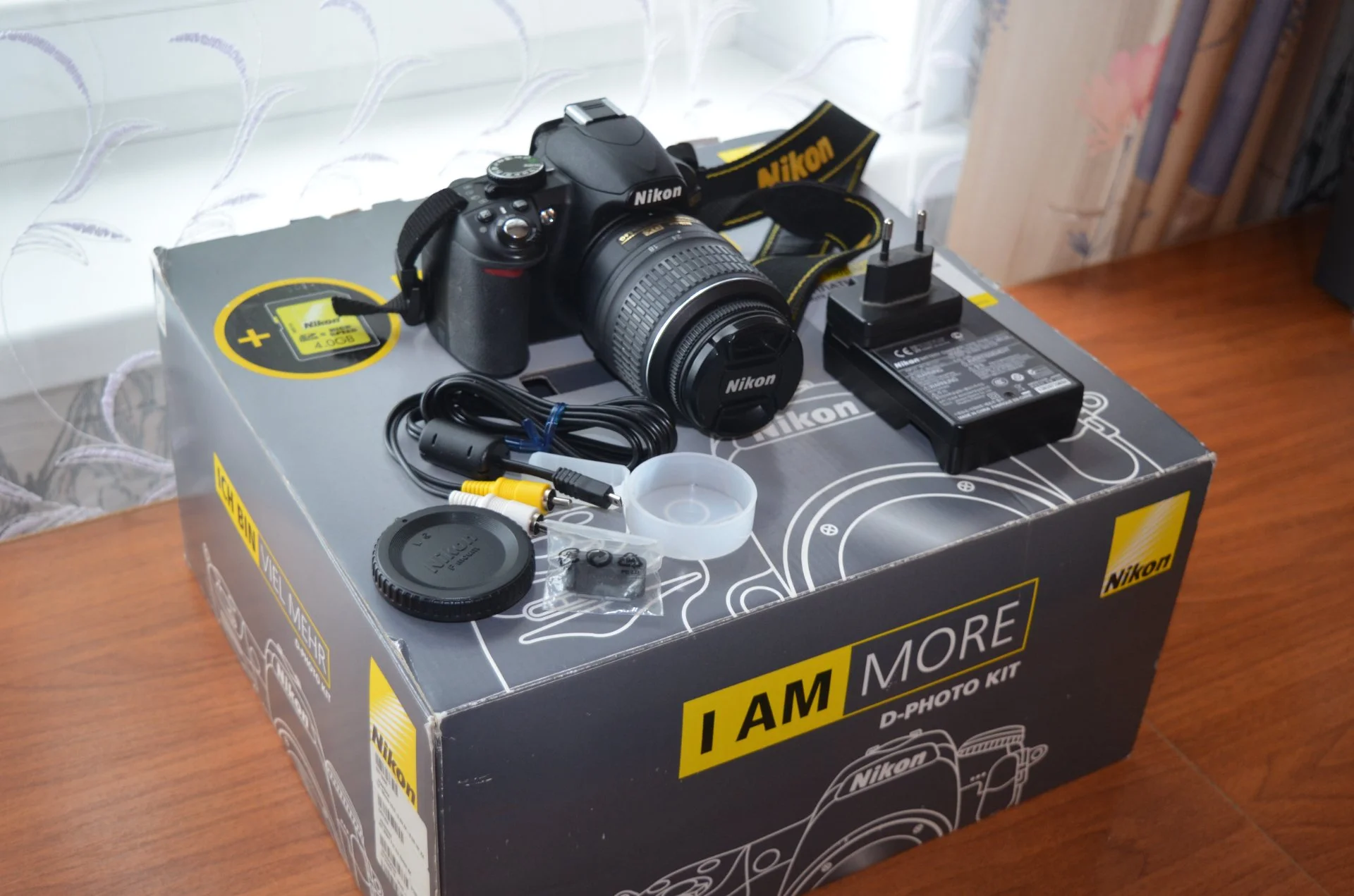 Фотоаппарат Nikon D3100 с зумом 18-55 мм - миниатюра 2