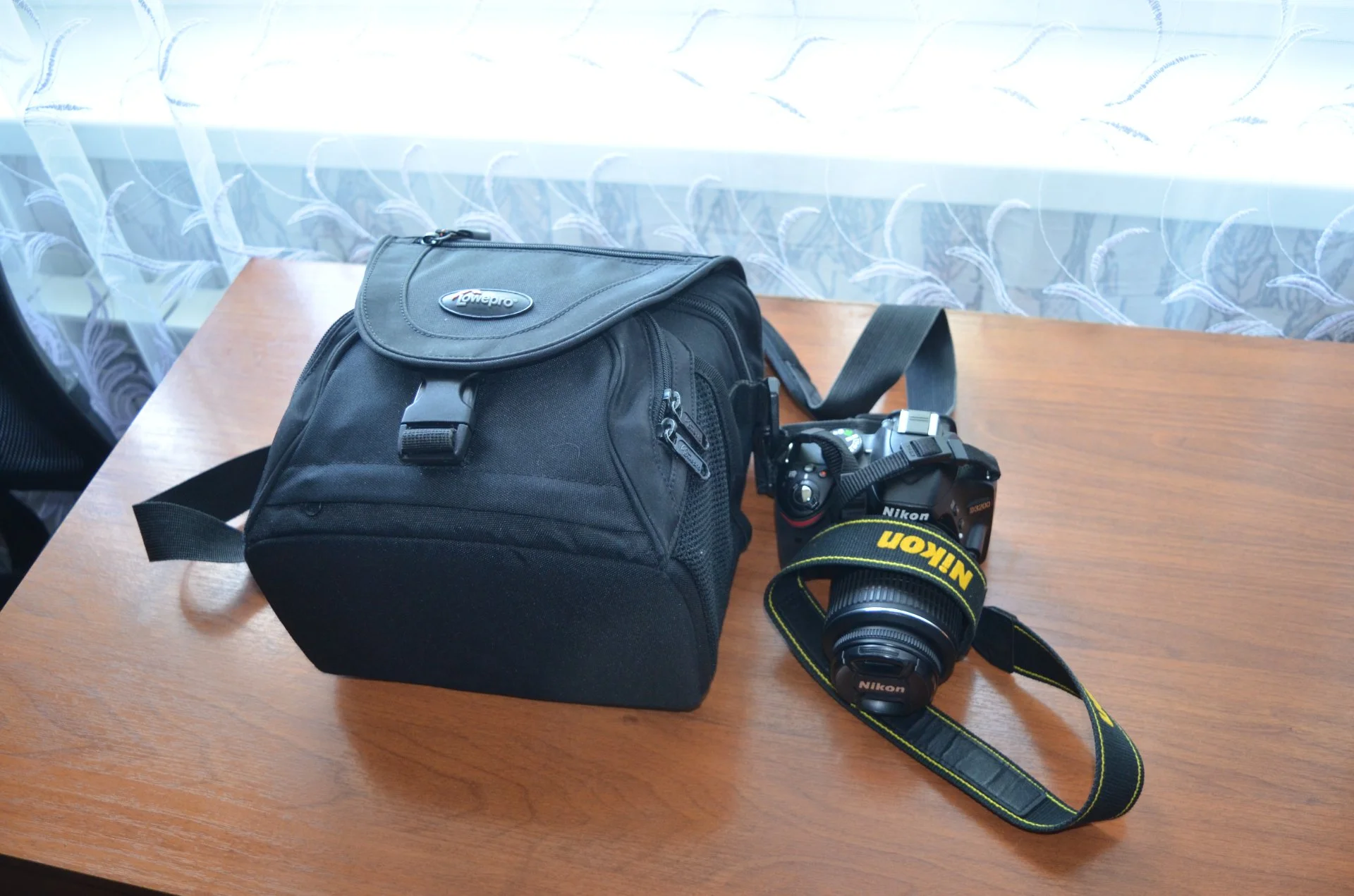 Фотосумка LowePro Nova 2 AW - изображение 1