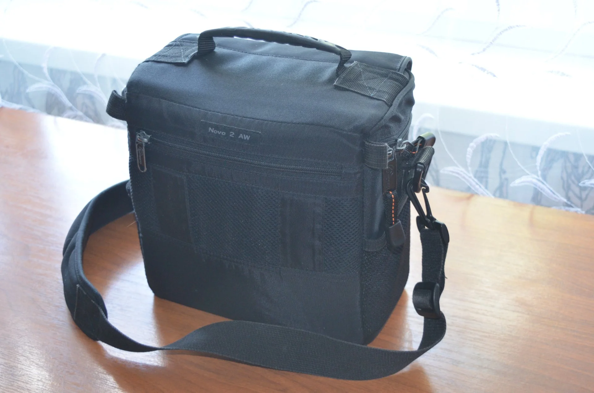 Фотосумка LowePro Nova 2 AW - миниатюра 3