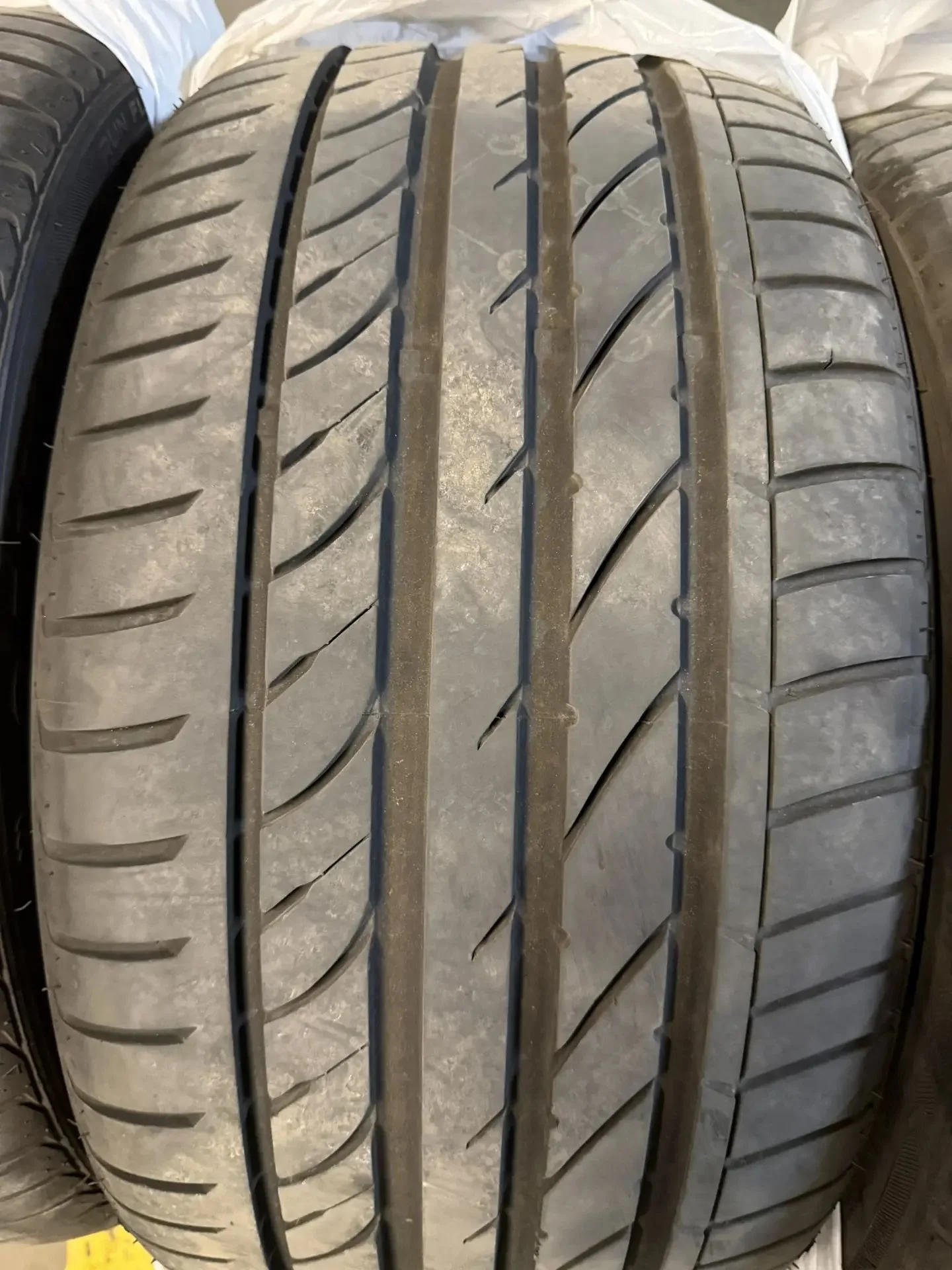 Sailun Atrezzo ZSR 245/40 R19 и 275/35 R19 - изображение 1