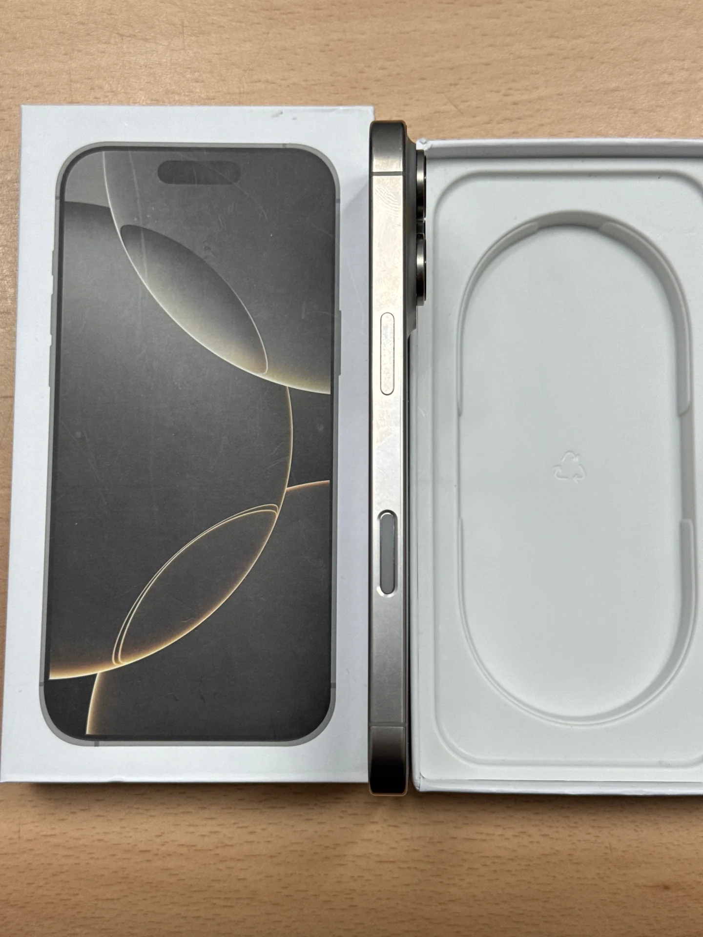 iPhone 16 pro - миниатюра 3