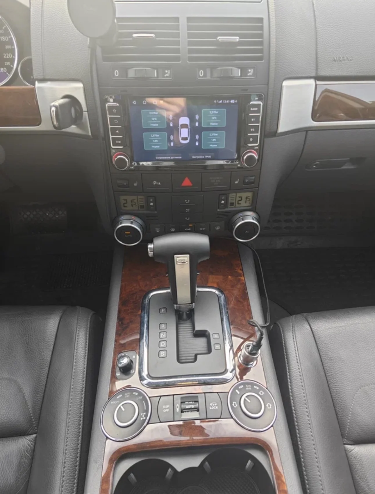 Volkswagen Touareg - миниатюра 10