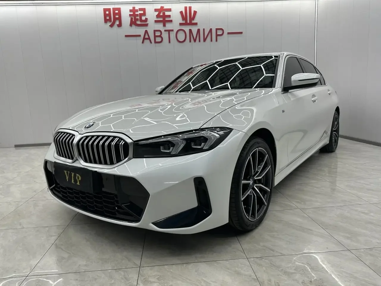 BMW 3 серия 2.0 AT, 2023 - миниатюра 2