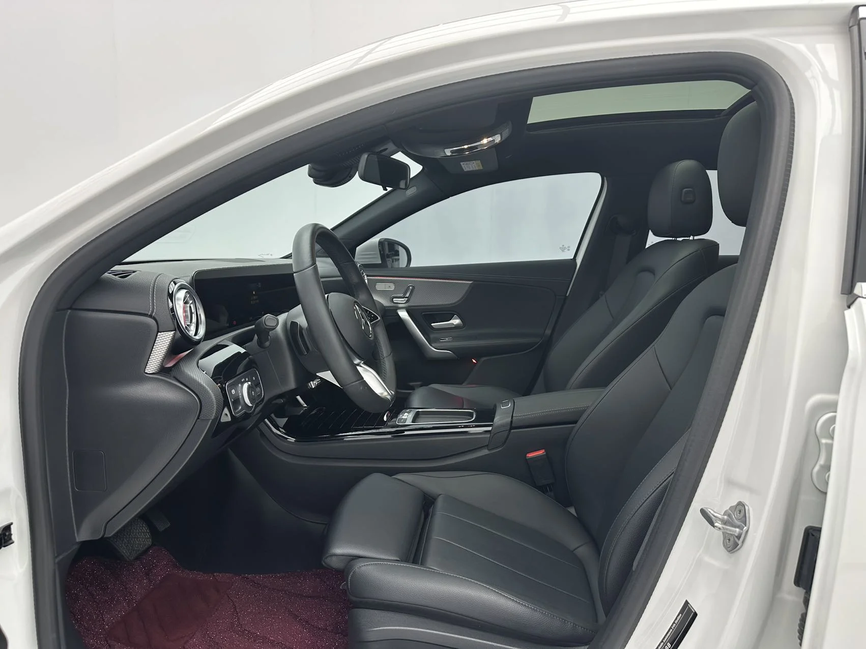 Mercedes-Benz A-класс 2023 - миниатюра 8