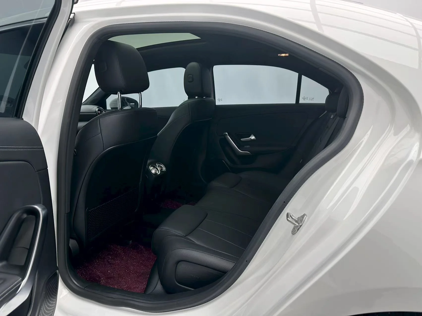 Mercedes-Benz A-класс 2023 - миниатюра 9