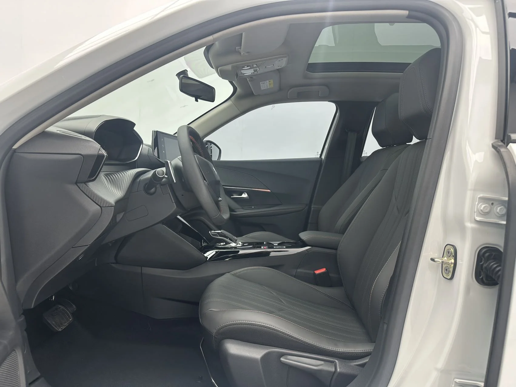 Peugeot 2008, 2022 г. - миниатюра 8