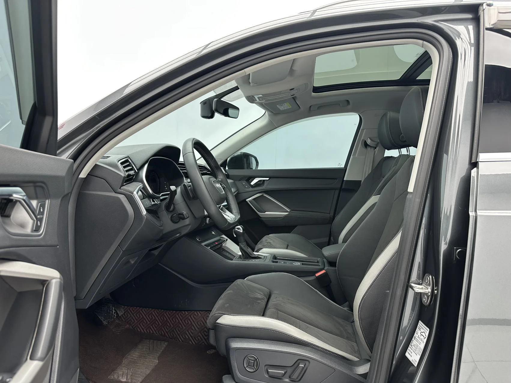 Audi Q3 2022, Sport Design - миниатюра 8