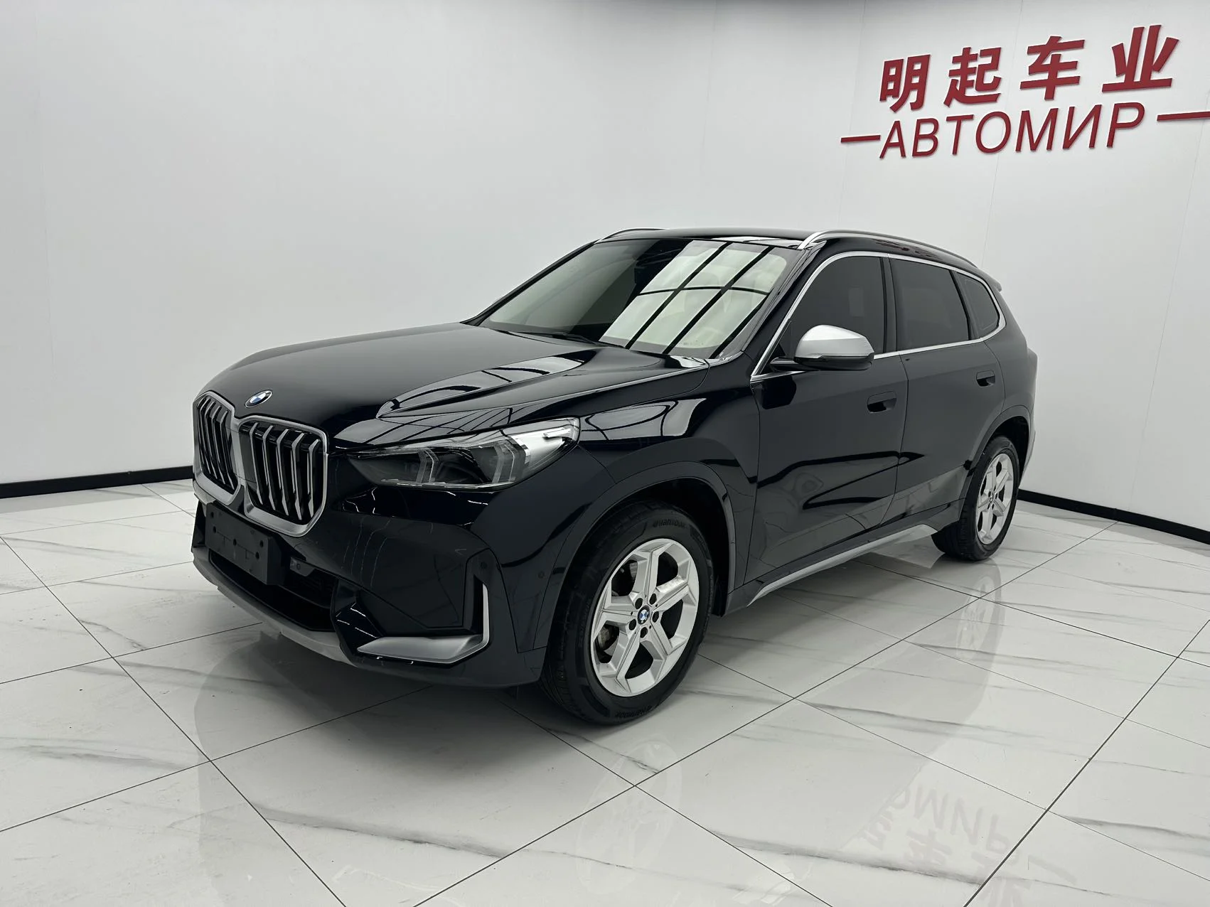 BMW X1 2023 - миниатюра 3