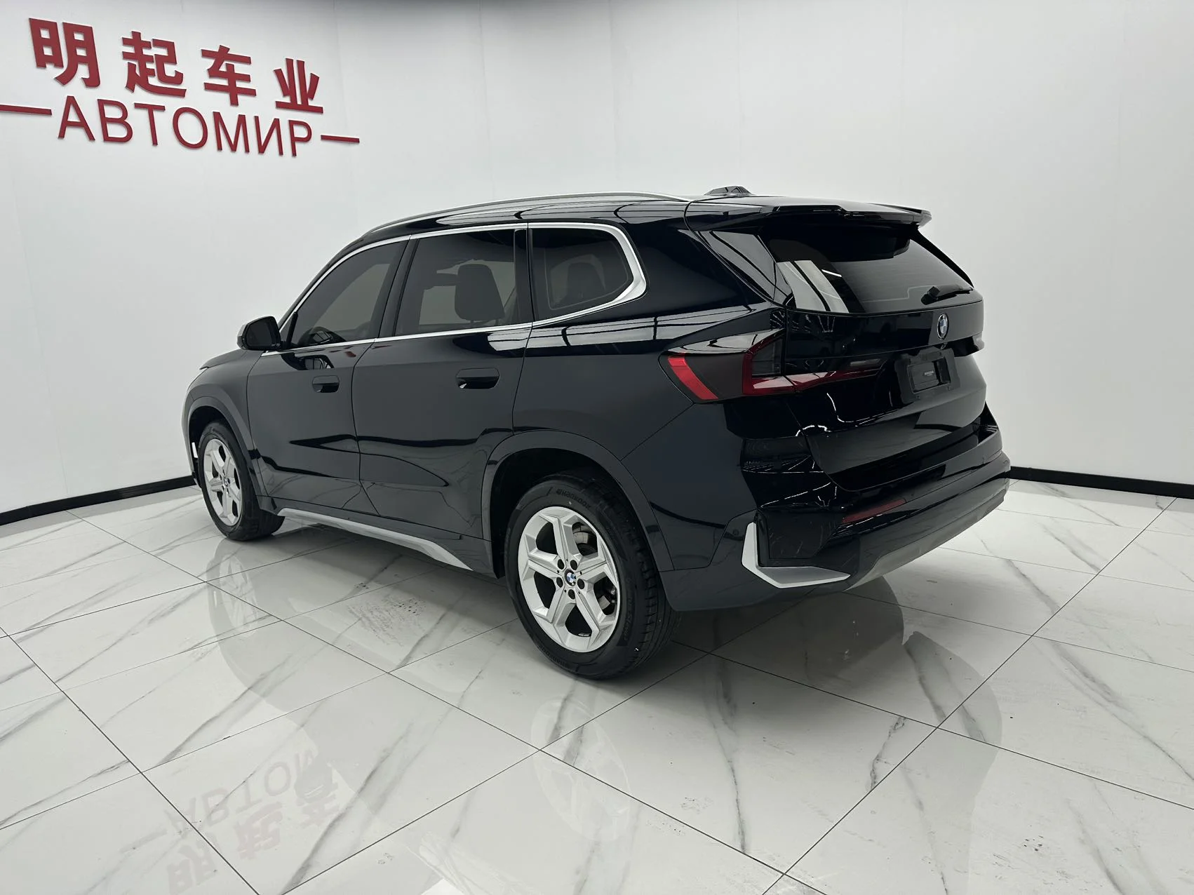 BMW X1 2023 - миниатюра 4