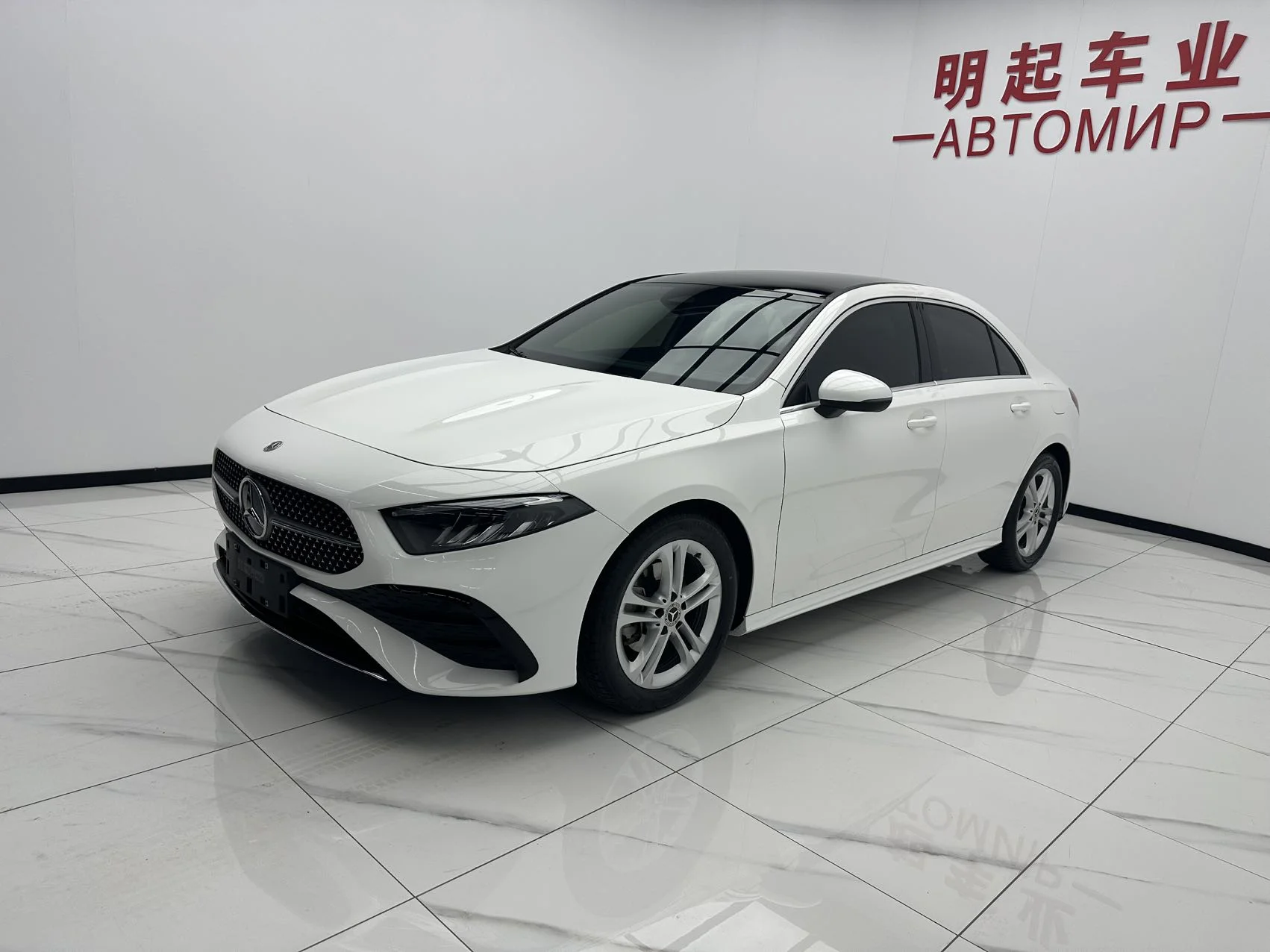 Mercedes-Benz A-Class A 180 L 2023 - миниатюра 3