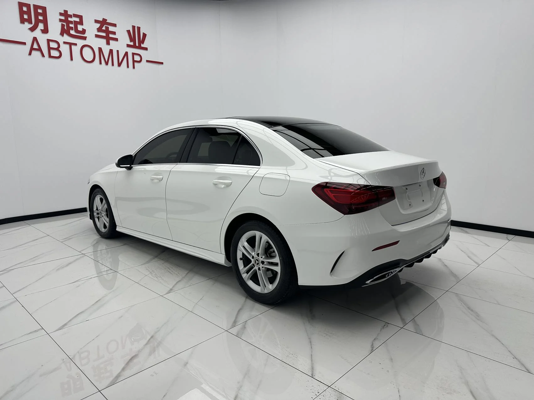 Mercedes-Benz A-Class A 180 L 2023 - миниатюра 4