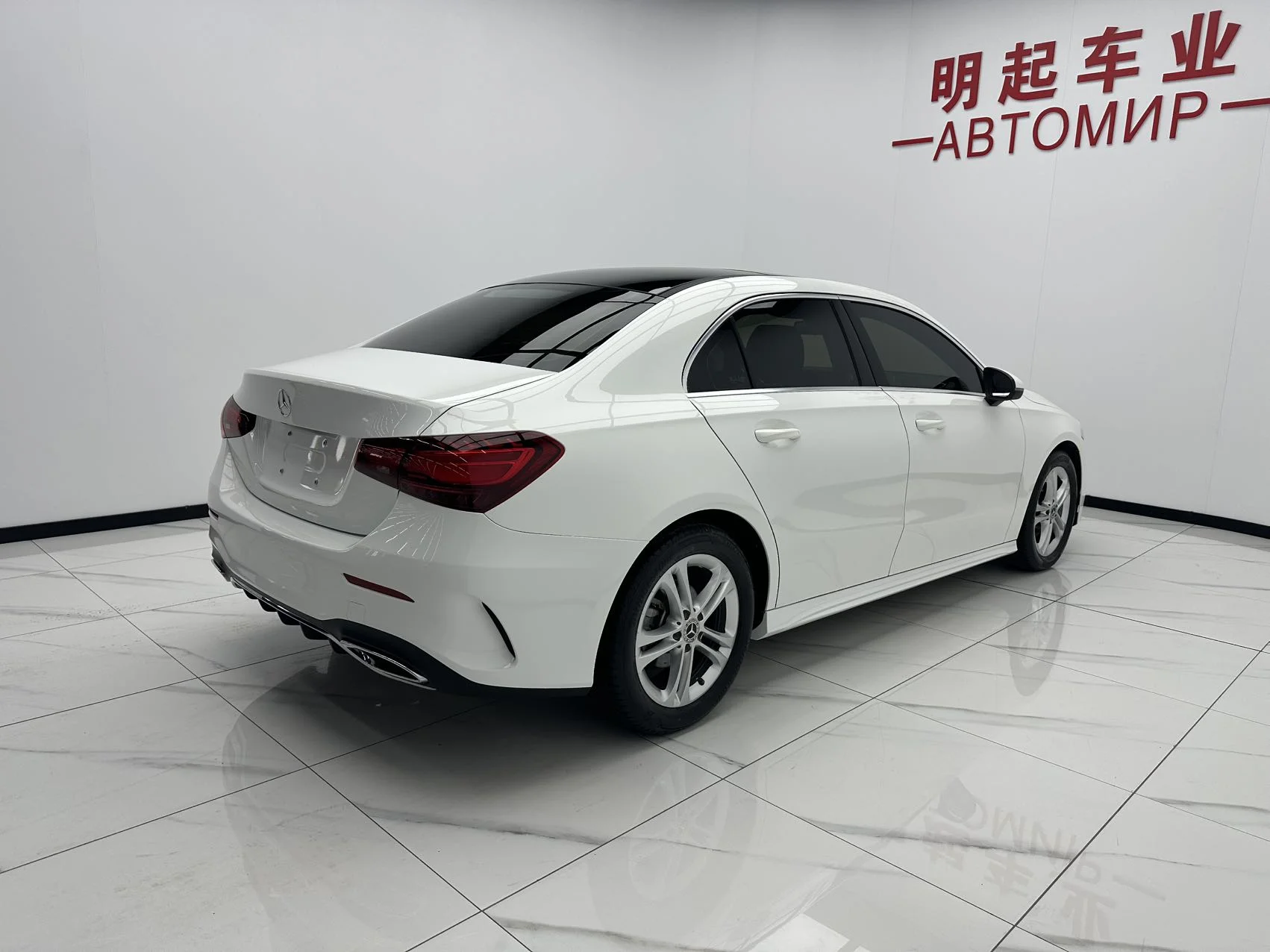 Mercedes-Benz A-Class A 180 L 2023 - миниатюра 5
