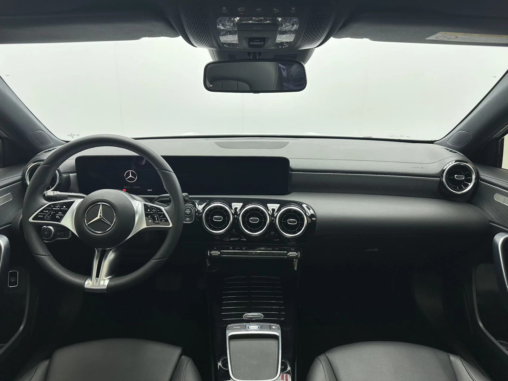 Mercedes-Benz A-Class A 180 L 2023 - миниатюра 7