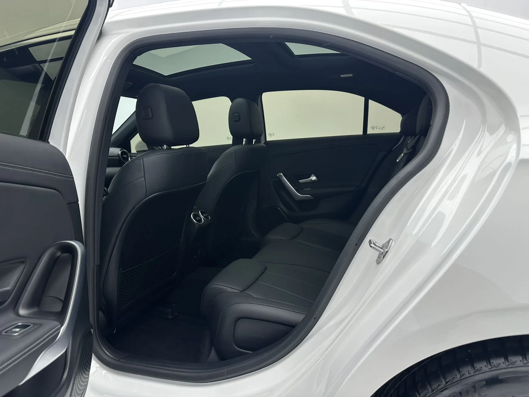 Mercedes-Benz A-Class A 180 L 2023 - миниатюра 11