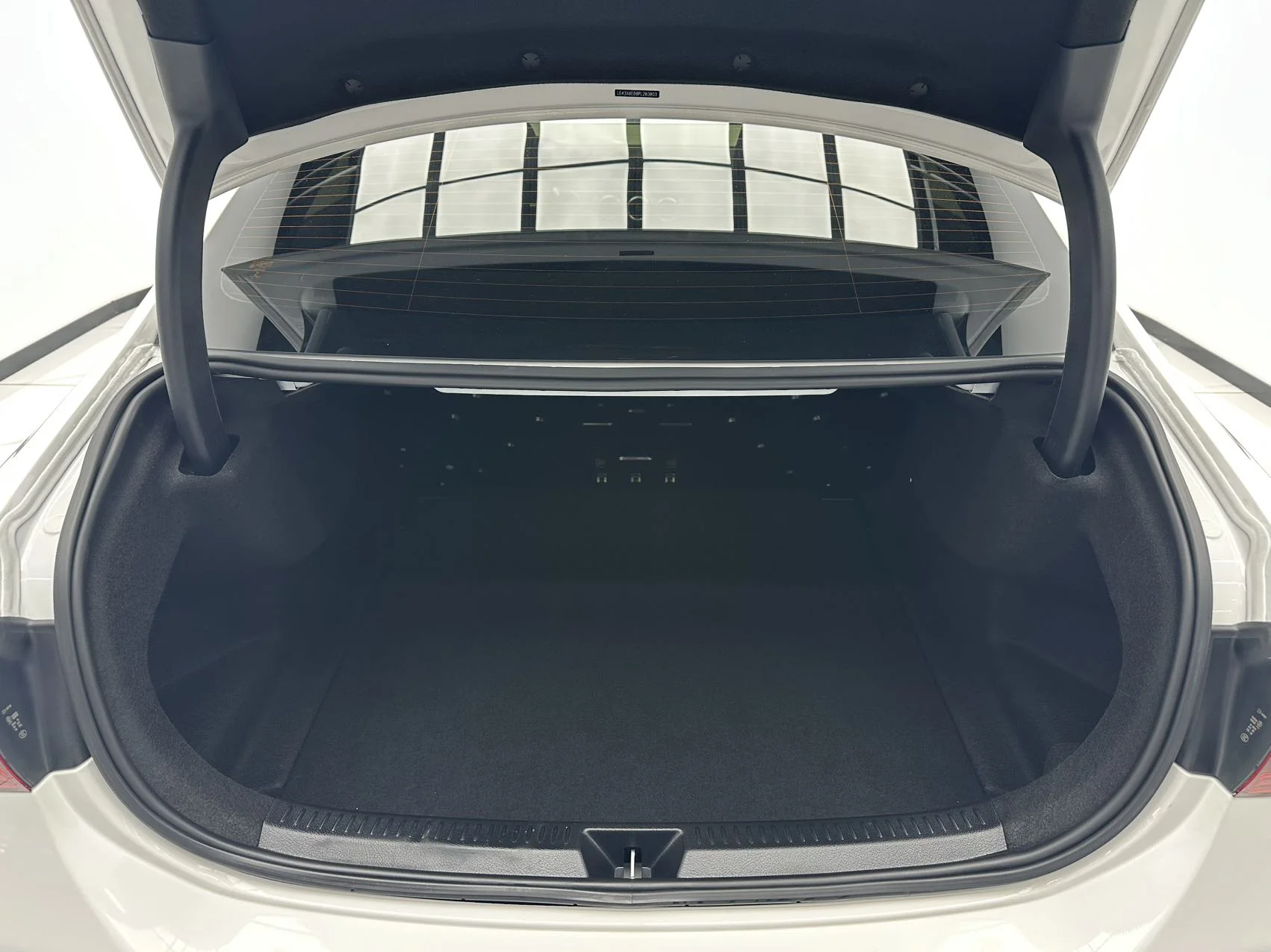 Mercedes-Benz A-Class A 180 L 2023 - миниатюра 12