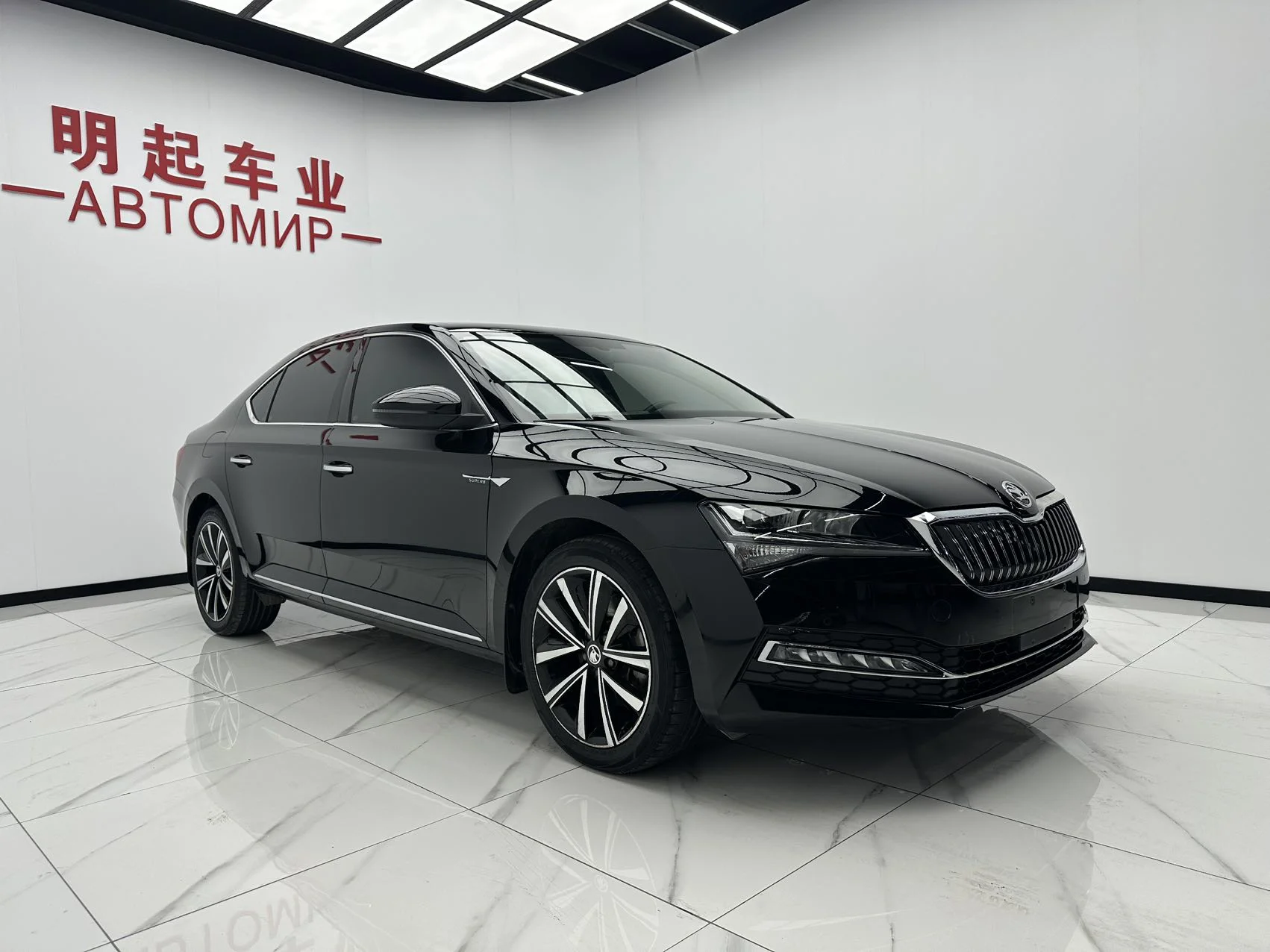 Škoda Superb Deluxe TSI280 DSG 2023 - миниатюра 2