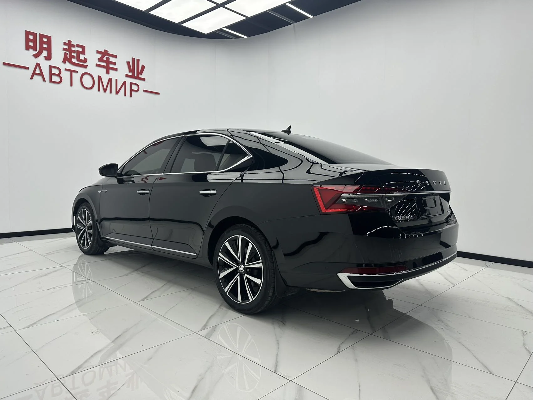 Škoda Superb Deluxe TSI280 DSG 2023 - миниатюра 5