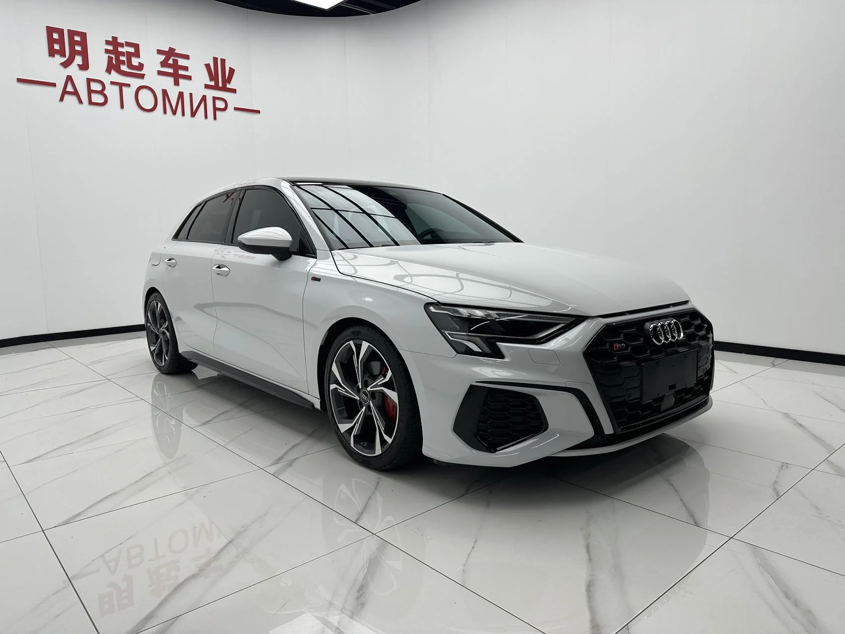 Audi A3 2022, Sportback 35 TFSI - миниатюра 2
