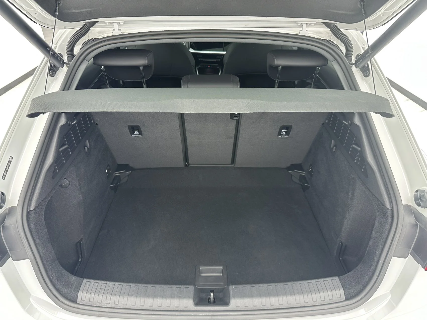 Audi A3 2022, Sportback 35 TFSI - миниатюра 12