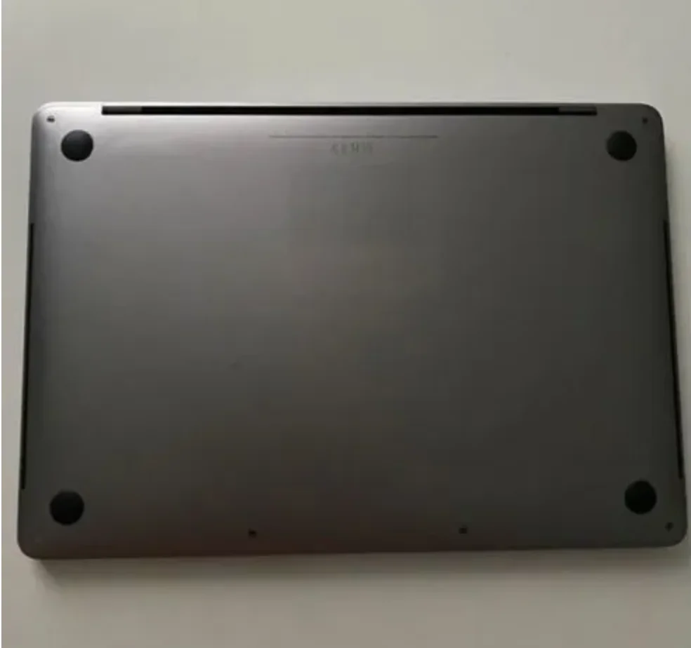 Apple MacBook Pro 13 (2017, 4 порта Thunderbolt 3) - миниатюра 3