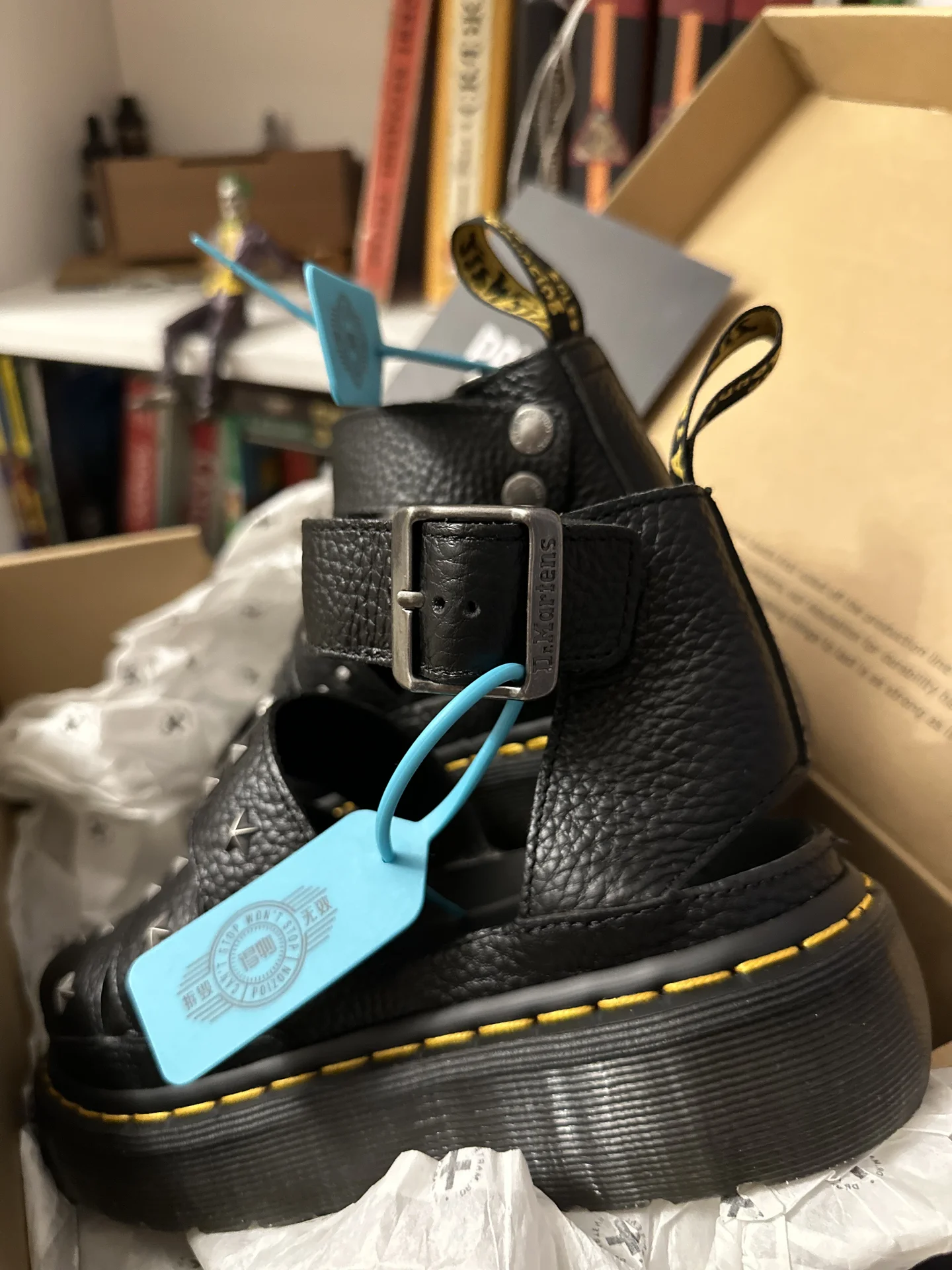 Сандалии dr martens - миниатюра 2