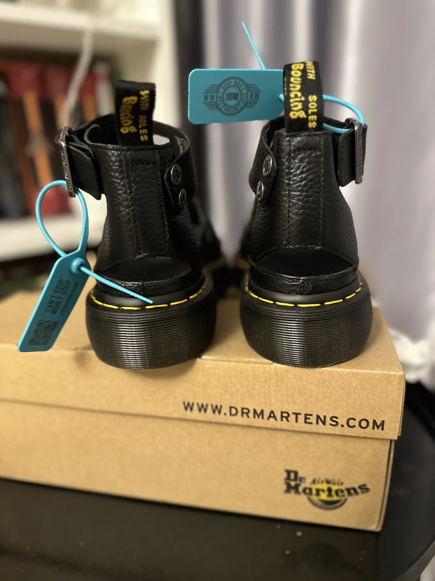 Сандалии dr martens - миниатюра 4