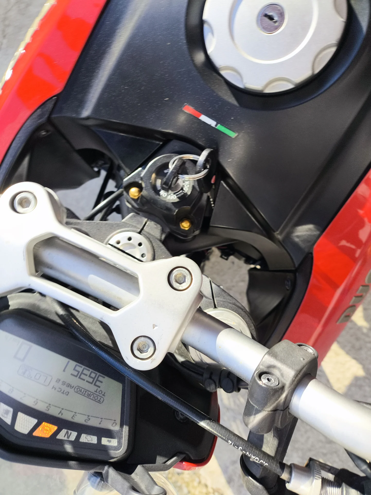 Ducati Hyperstrada 821 разбор запчасти - миниатюра 6