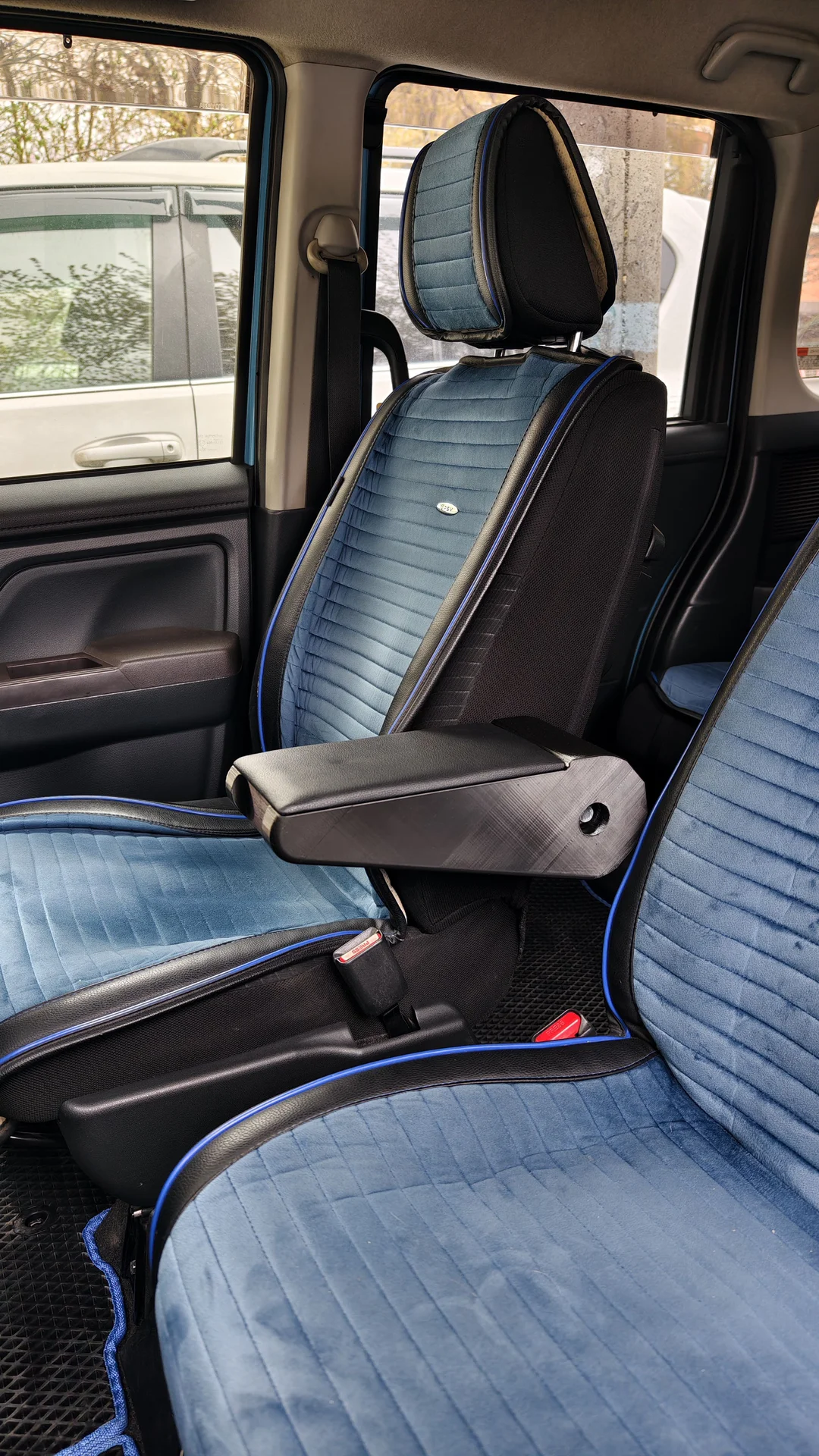 Подлокотник toyota roomy - изображение 1