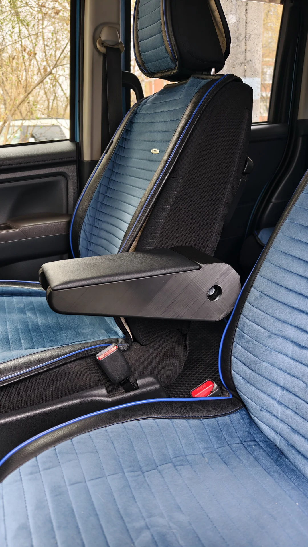 Подлокотник toyota roomy - миниатюра 8