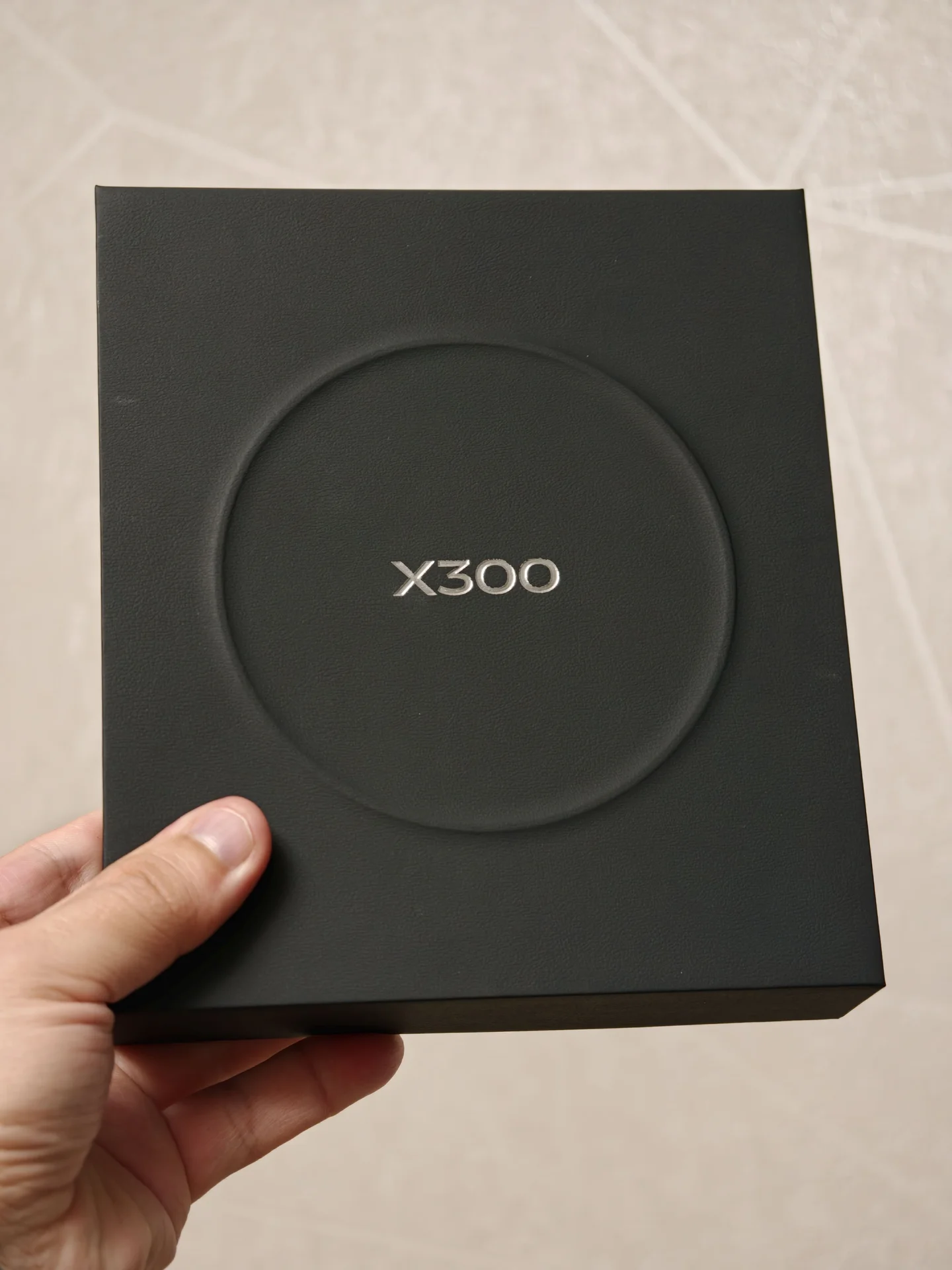 Vivo X300 16/512 Красный, Ростест, На гарантии - изображение 1