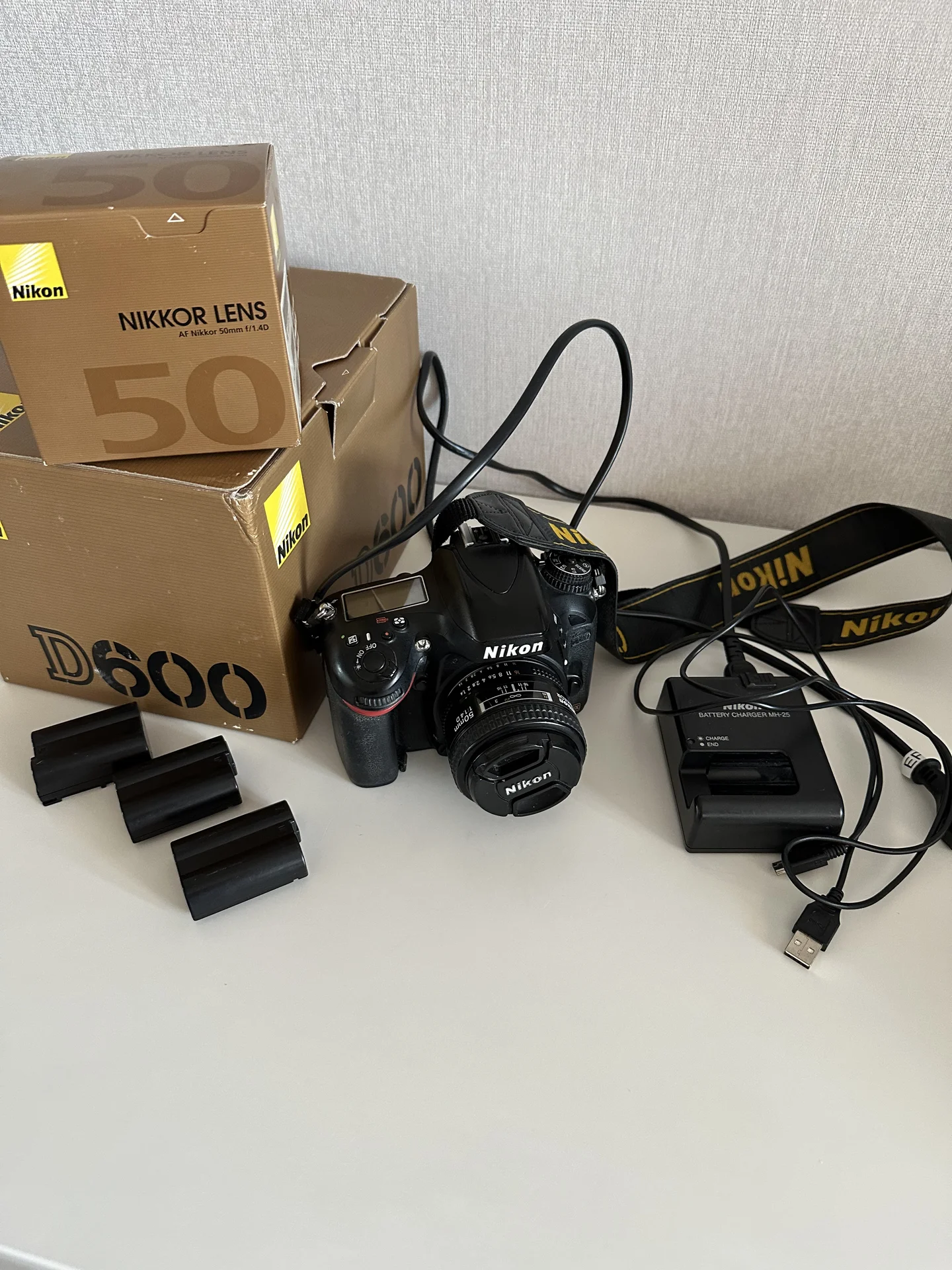 Фотоаппарат Nikon D600 + 50 mm 1.4 Nikon - изображение 1
