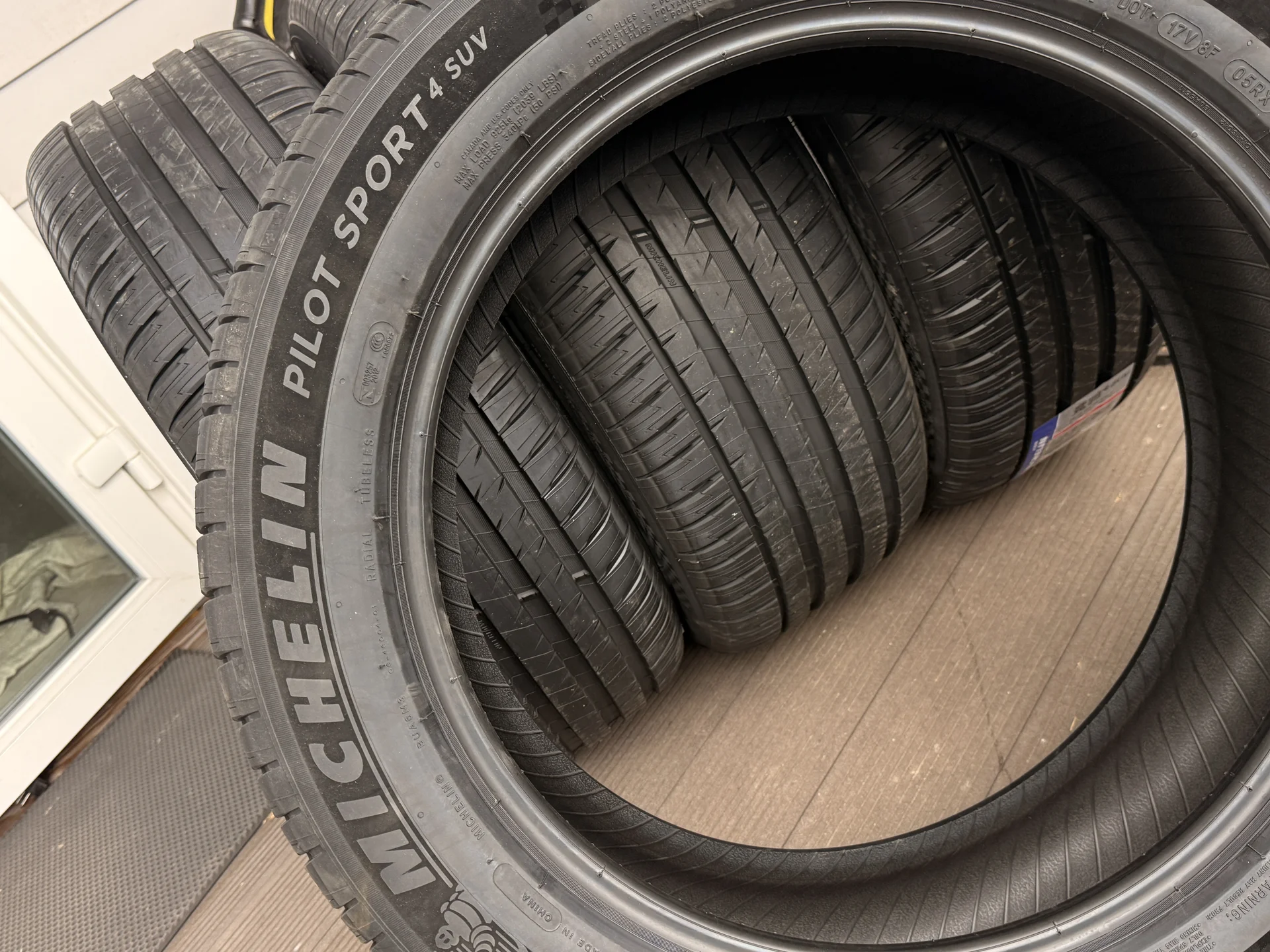 Michelin Pilot Sport 4 SUV 235/55 R19 105 - миниатюра 6