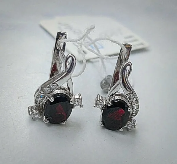 Серебряные серьги с гранатами - миниатюра 3