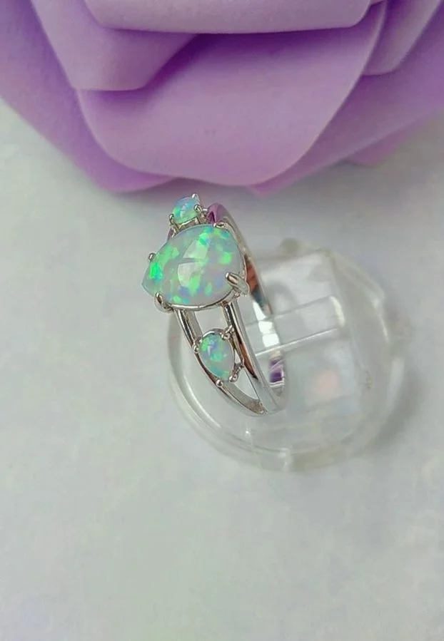 Серебряное кольцо с опалом - миниатюра 2