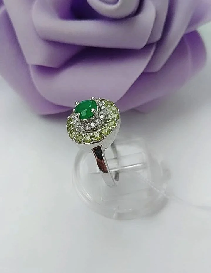 Серебряное кольцо с хризолитами - миниатюра 2