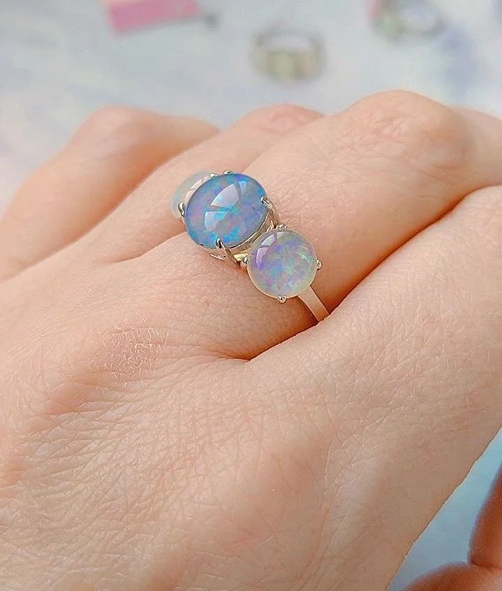 Серебряное кольцо с опалами - миниатюра 6