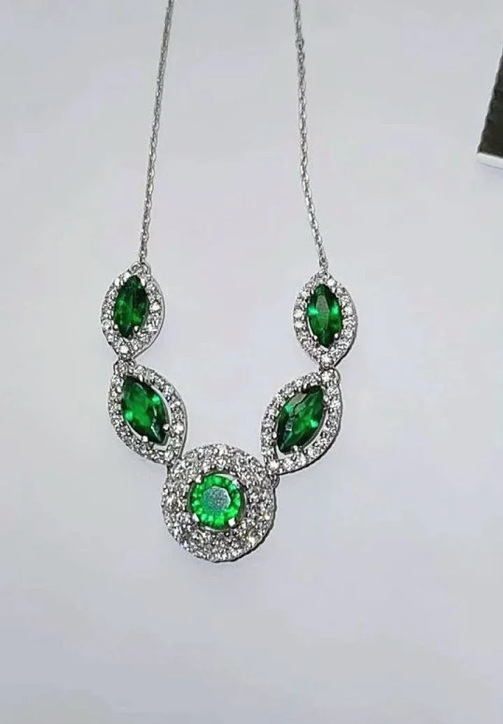 Серебряное колье с фианитами - миниатюра 2