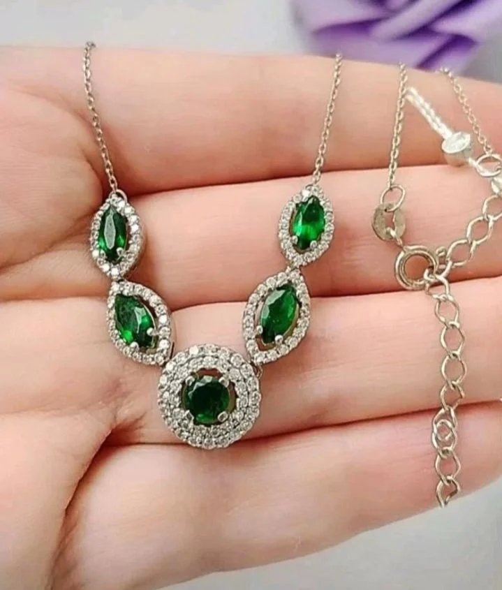 Серебряное колье с фианитами - миниатюра 5