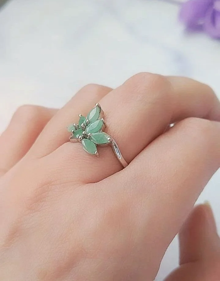 Серебряное кольцо с изумрудами - миниатюра 7