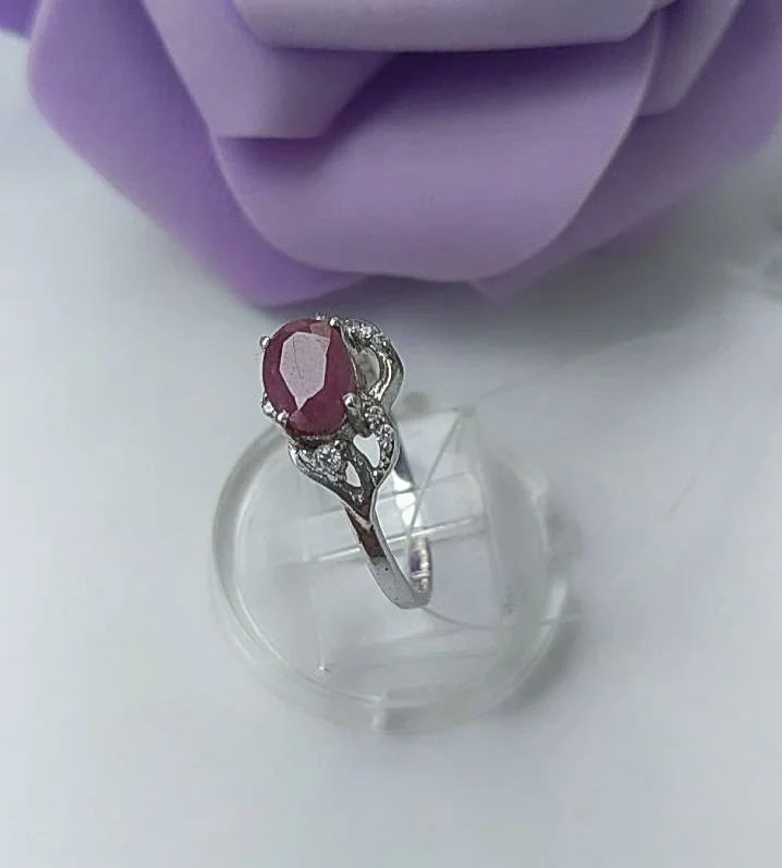 Серебряное кольцо с рубином, 17,5 размер - миниатюра 2