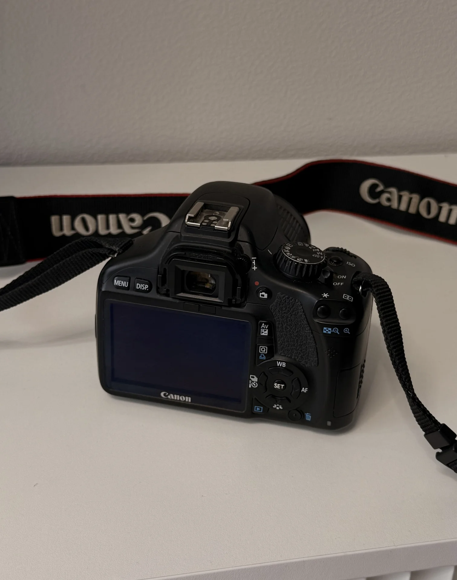 Canon EOS 550D + 2 объектива (18-55 и 55-250) - миниатюра 2